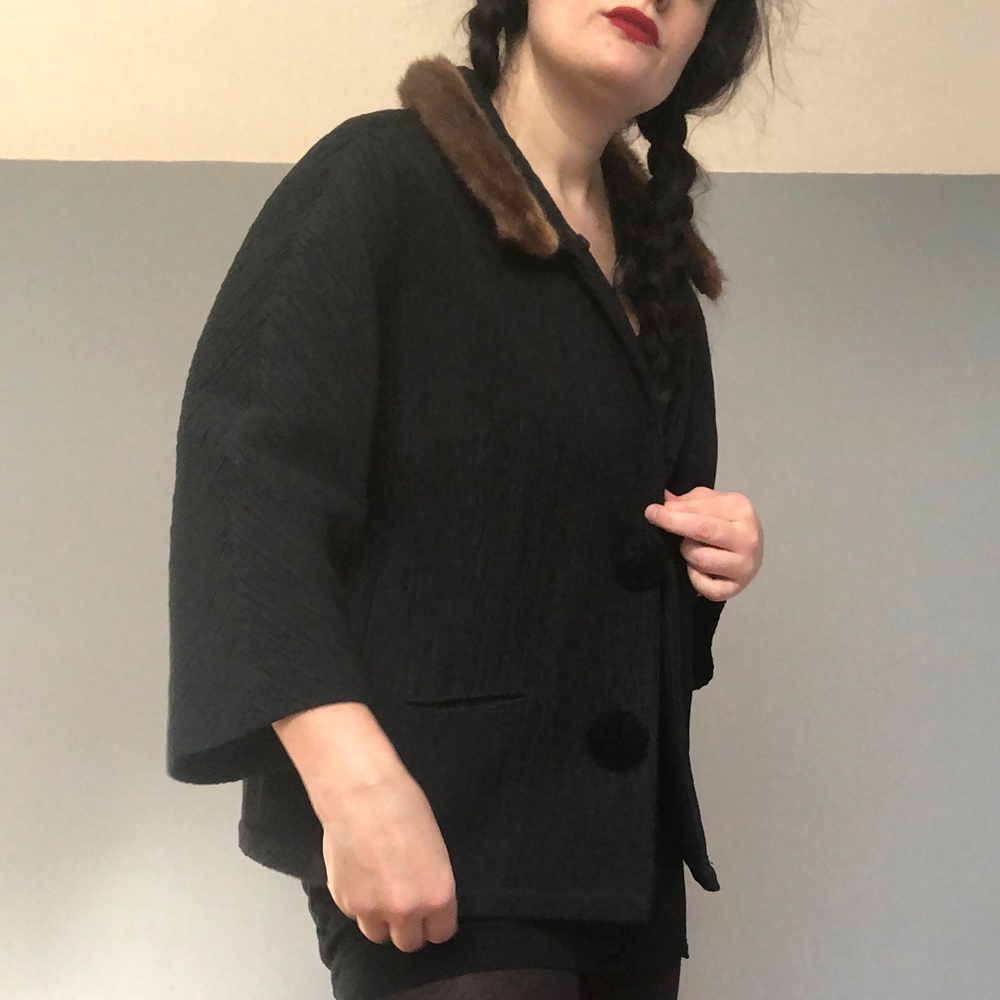 Vintage 50s fur collar jacket.